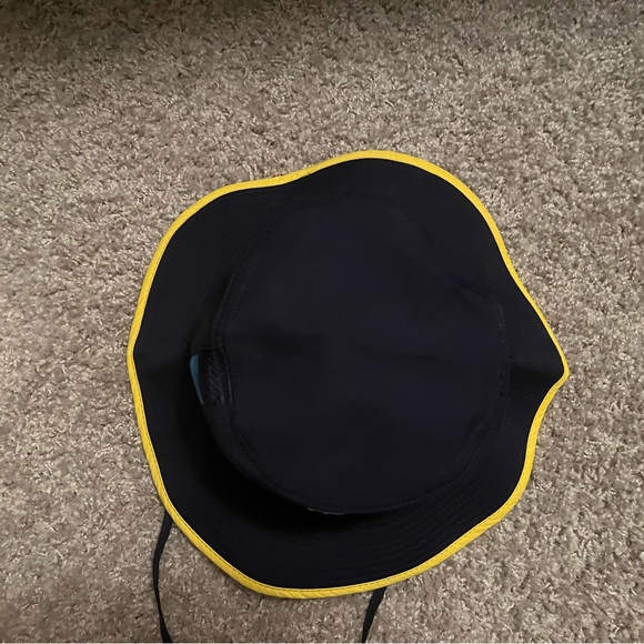 Phillies Bucket Hat - Picture 3 of 7